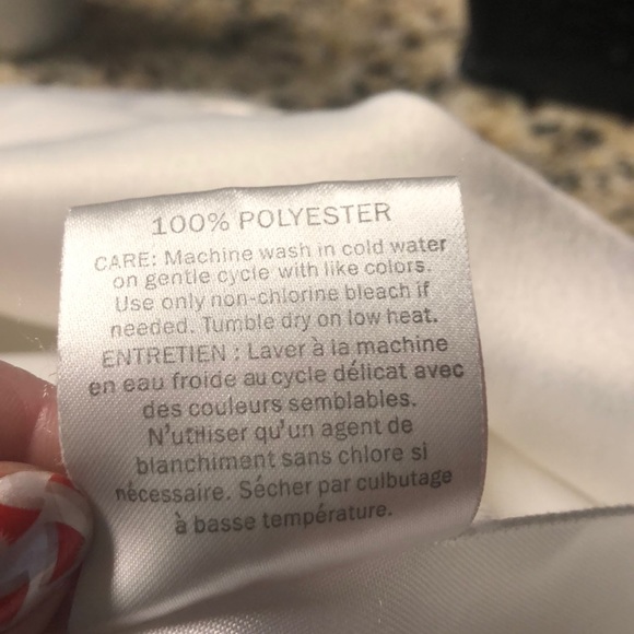 Snowflake Table Cloth - Picture 5 of 6